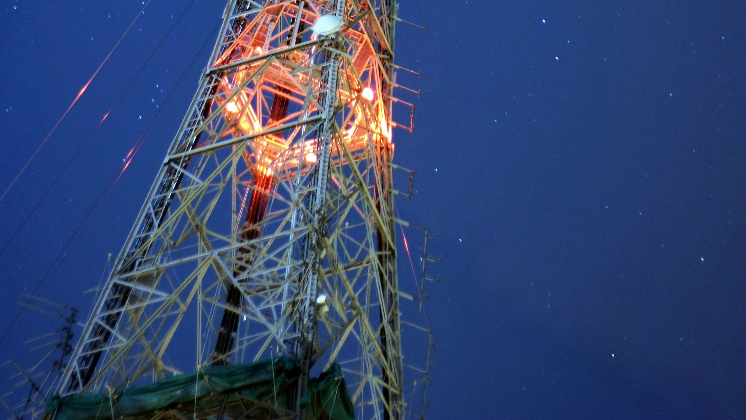 Crystal Palace Transmitter at night
